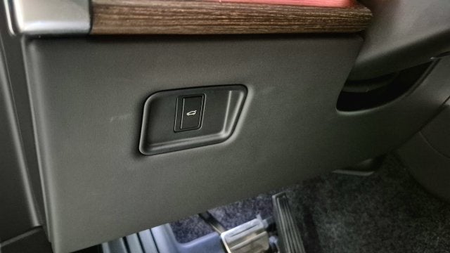 2025 Land Rover Range Rover P400 SE 7 Seat