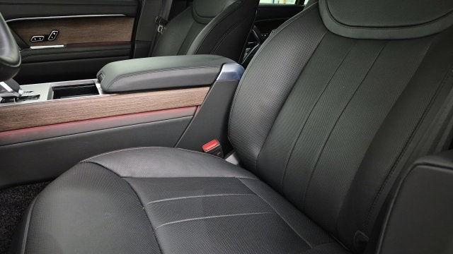 2025 Land Rover Range Rover P400 SE 7 Seat