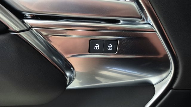 2025 Land Rover Range Rover P400 SE 7 Seat