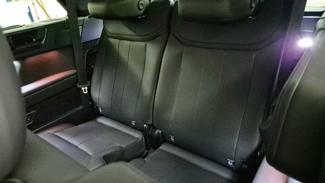 2025 Land Rover Range Rover P400 SE 7 Seat