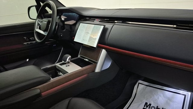 2025 Land Rover Range Rover P400 SE 7 Seat