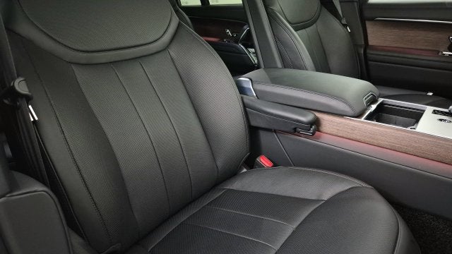 2025 Land Rover Range Rover P400 SE 7 Seat