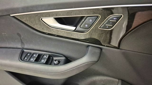 2023 Audi Q7 Premium Plus 45 TFSI quattro Tiptronic