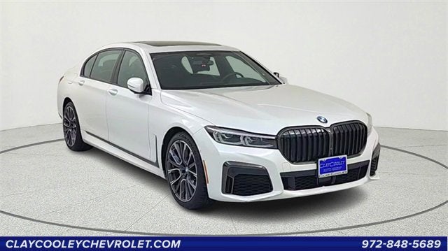2022 BMW 740 i