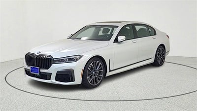 2022 BMW 740 i