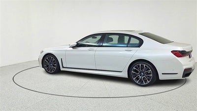 2022 BMW 740 i