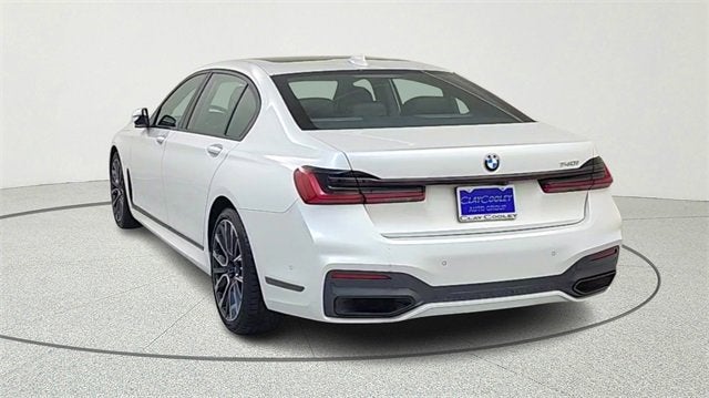 2022 BMW 740 i