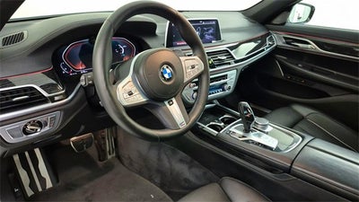 2022 BMW 740 i