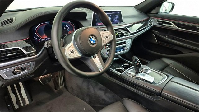 2022 BMW 740 i
