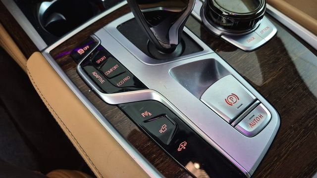 2020 BMW 740i 740i