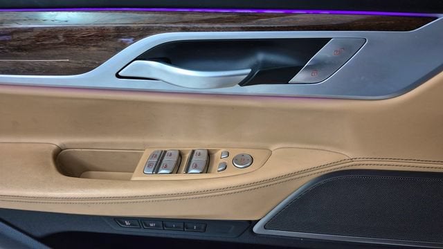 2020 BMW 740i 740i