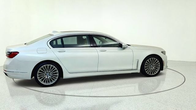 2020 BMW 740i 740i