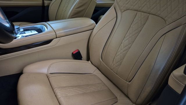 2022 BMW 740 i xDrive
