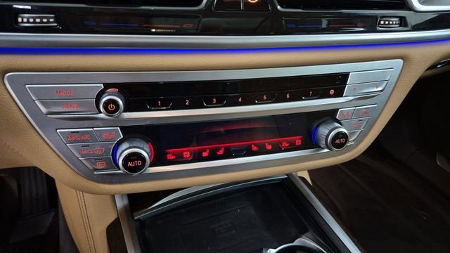 2022 BMW 740 i xDrive