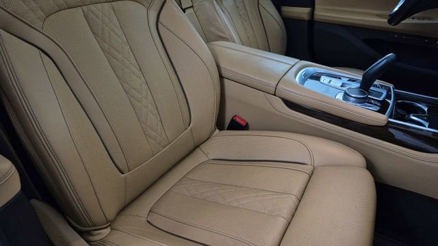 2022 BMW 740 i xDrive