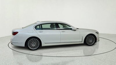2022 BMW 740 i xDrive