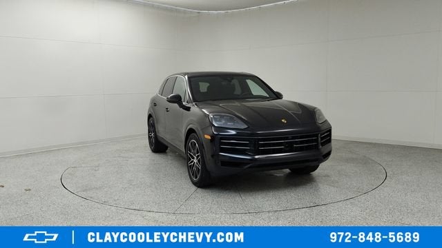 2025 Porsche Cayenne AWD — photo 1 of 38